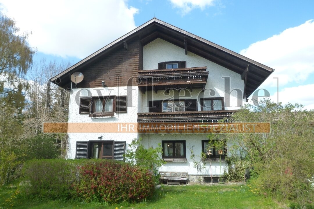 300 m² Haus plus 280 m² Halle